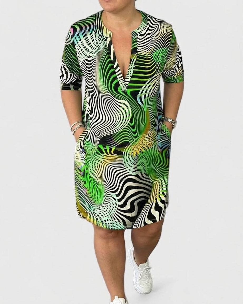 Niamh Sophisticated V-neck Dress in green